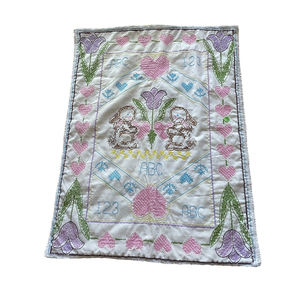 Hand made baby quilt or wall hanging 26x33